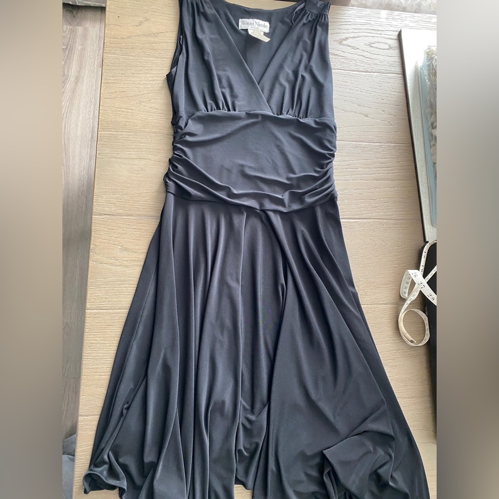Ronni Nicole by Ouida Size 6 Vintage Black Sleeveless Uneven Hem Dress